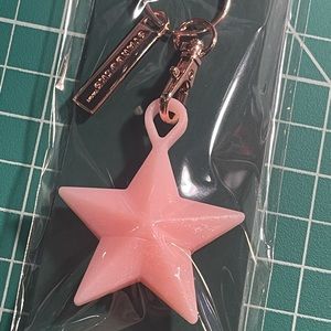 NWT🎄Starbucks Holiday 2023 Pink Star Keychain Stopper Stopper for Hot Cups